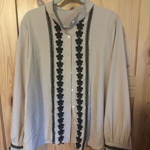 Chic Beige Top with Black Floral Accents Size 2XL